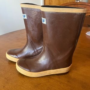 Kids xtratuf rain boots